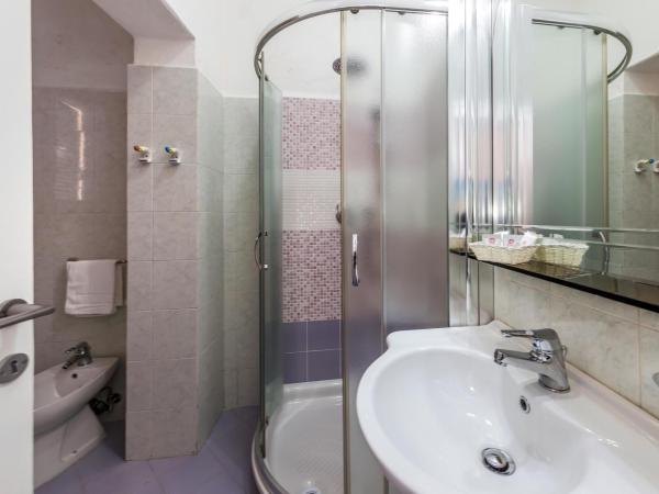 Ischia Dream Sunset : photo 7 de la chambre chambre familiale avec terrasse