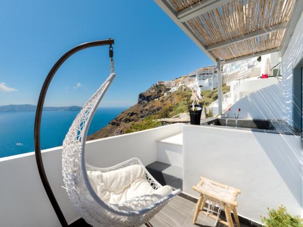 Katris Apartments : photo 2 de la chambre chambre double deluxe avec balcon - vue sur mer