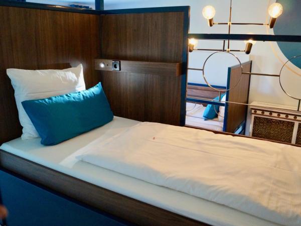 Grand Hostel Berlin Classic : photo 4 de la chambre dortoir de luxe de 6/7 lits