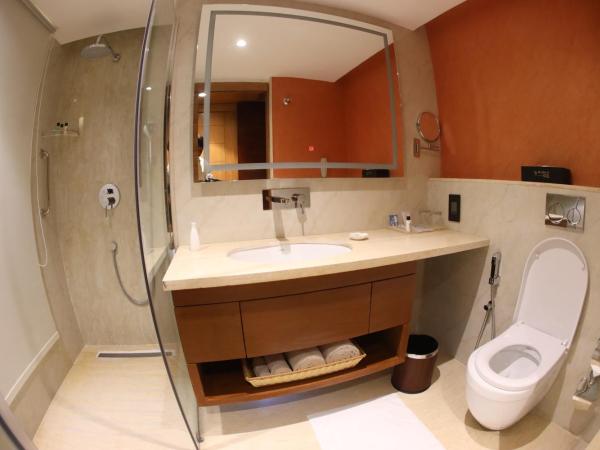 Regenta Central RS Chennai OMR SIPCOT : photo 1 de la chambre deluxe twin / king room with 15% discount on food and soft beverages