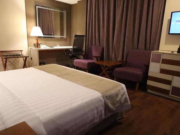 Regenta Central RS Chennai OMR SIPCOT : photo 2 de la chambre queen suite with 15% discount on food and soft beverages