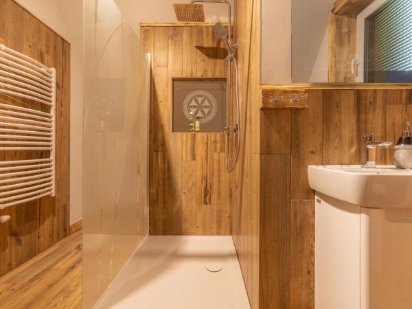 Apartamenty u Gąsieniców Zakopane : photo 6 de la chambre appartement avec vue sur la montagne