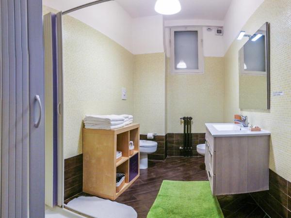 Melo Accommodations : photo 4 de la chambre chambre triple avec balcon