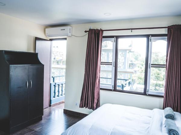 Hotel K2 Pokhara : photo 4 de la chambre chambre double avec balcon