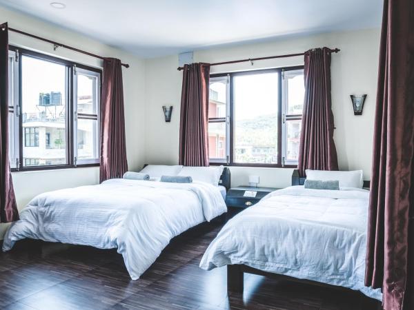 Hotel K2 Pokhara : photo 5 de la chambre chambre double - vue sur montagne