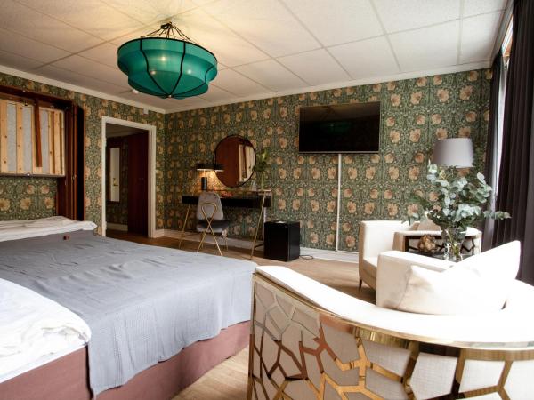 Centric Hotel : photo 5 de la chambre chambre lit king-size familiale