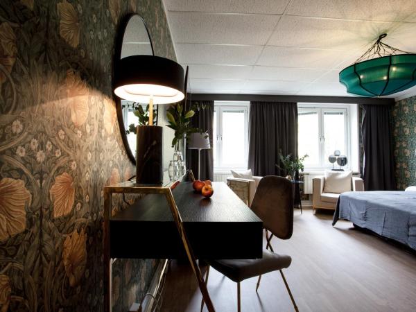 Centric Hotel : photo 7 de la chambre chambre lit king-size familiale