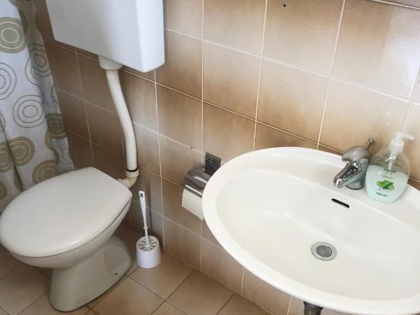 Apartment & Rooms Riva : photo 4 de la chambre chambre double avec balcon - vue sur mer