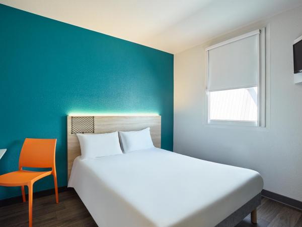 hotelF1 Mulhouse Centre Ouest : photo 7 de la chambre chambre cabrio avec salle de bains privative - accessible aux personnes à mobilité réduite