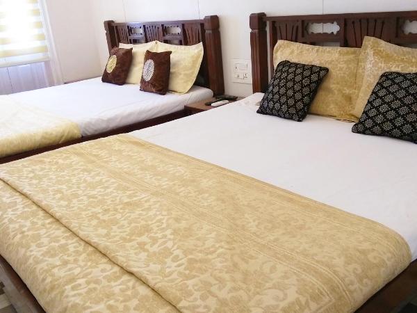 Carlton Hotel Mumbai - Behind Taj Mahal Palace Colaba Mumbai : photo 7 de la chambre chambre quadruple supérieure avec climatisation et salle de bains commune