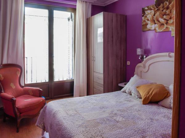 RC Miguel Angel : photo 4 de la chambre chambre double avec salle de bains privative