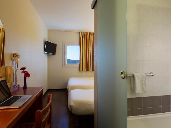 B&B HOTEL Colmar Lumière : photo 7 de la chambre chambre lits jumeaux