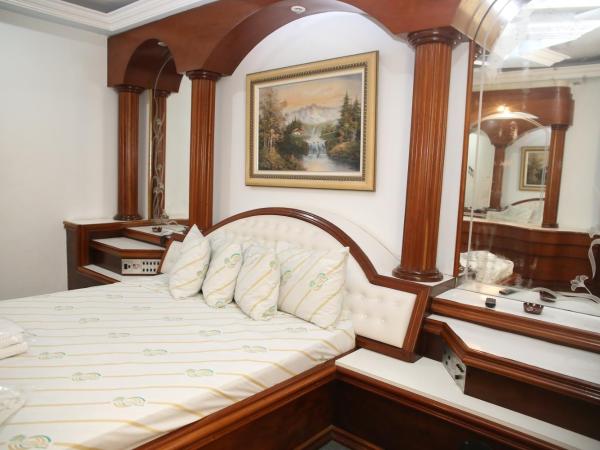 Maison Florense Hotel : photo 5 de la chambre chambre double de luxe avec baignoire spa 