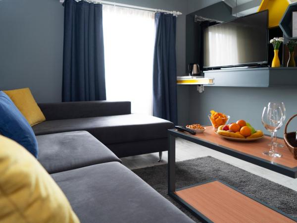 Letstay Hotel - Adults Only : photo 8 de la chambre suite terrasse jaccuzi