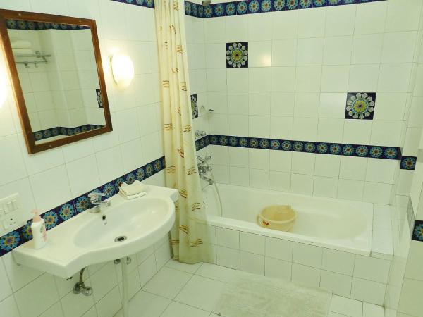 Hotel Arya Niwas : photo 9 de la chambre chambre deluxe double ou lits jumeaux