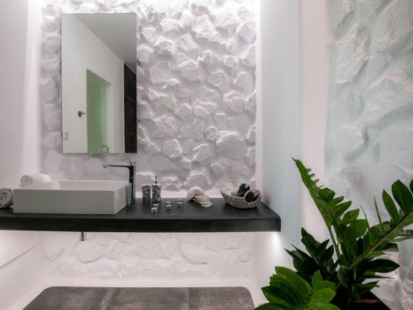 Arco Naxos Luxury Apartments : photo 8 de la chambre appartement avec terrasse