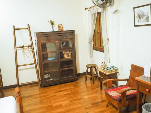 Rustic Guest House : photo 6 de la chambre chambre lits jumeaux supérieure - sans fenêtre