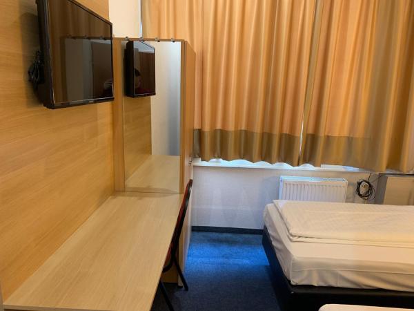 Hotel New Fair Munich Messe : photo 1 de la chambre chambre simple confort