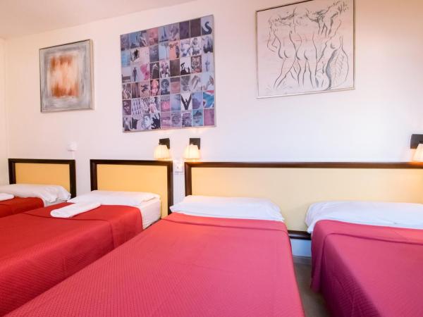 Nuevo Suizo : photo 2 de la chambre chambre quadruple avec salle de bains commune