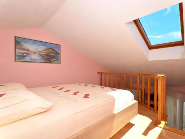 Apartments Tomislav : photo 8 de la chambre appartement avec balcon