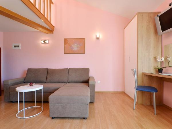 Apartments Tomislav : photo 2 de la chambre appartement avec balcon