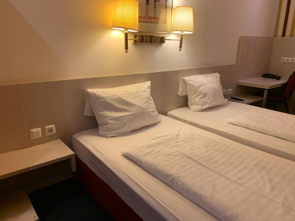 Hotel New Fair Munich Messe : photo 3 de la chambre chambre lits jumeaux