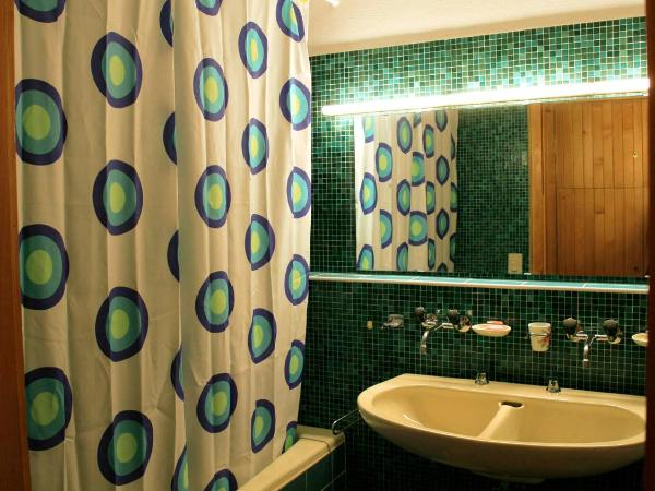 Arche de Noé B&B : photo 4 de la chambre chambre double avec salle de bains commune