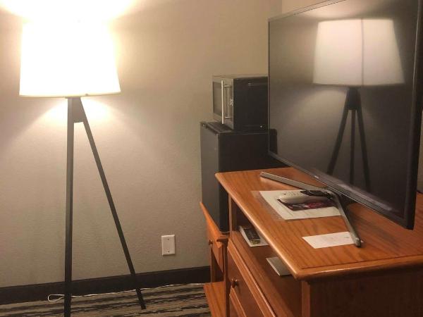 Country Inn & Suites by Radisson, Nashville Airport East, TN : photo 3 de la chambre chambre lit queen-size - non-fumeurs