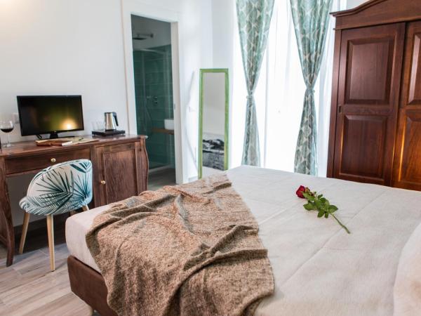 Maeli Rooms : photo 5 de la chambre chambre double ou lits jumeaux avec balcon