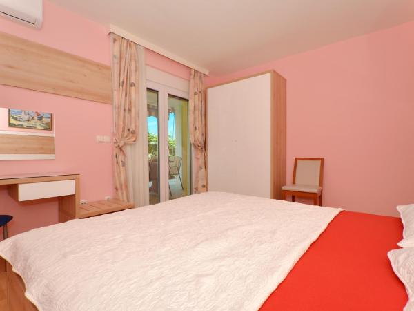 Apartments Tomislav : photo 5 de la chambre appartement - vue sur jardin