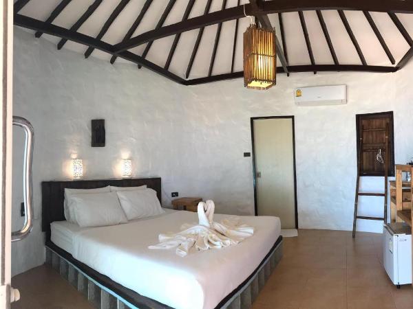 Sunrise Beach Resort : photo 1 de la chambre bungalow - côté plage