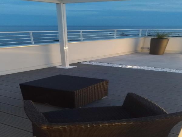 Luxor e Cairo The Beach Resort : photo 3 de la chambre suite lit king-size avec baignoire spa