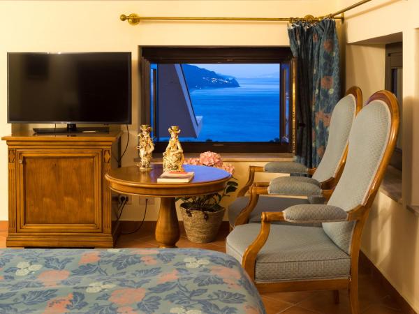 Hotel Sirius : photo 1 de la chambre chambre familiale - vue sur mer