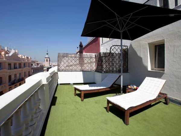 Hotel Moderno Puerta del Sol : photo 3 de la chambre chambre double ou lits jumeaux avec terrasse - avant du bâtiment