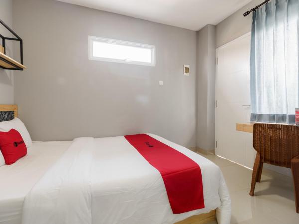 RedDoorz near Plaza Atrium Senen : photo 5 de la chambre chambre double