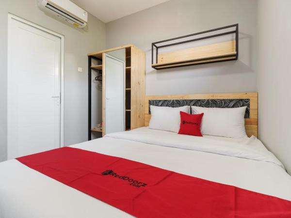 RedDoorz near Plaza Atrium Senen : photo 3 de la chambre chambre double