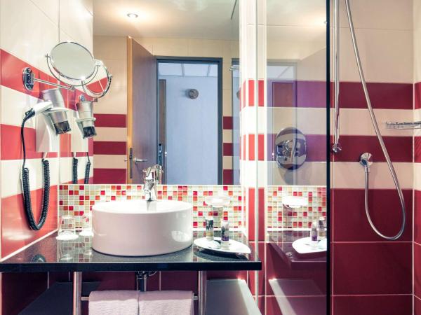 Mercure Hotel München-Schwabing : photo 8 de la chambre chambre supérieure avec lit double - cour