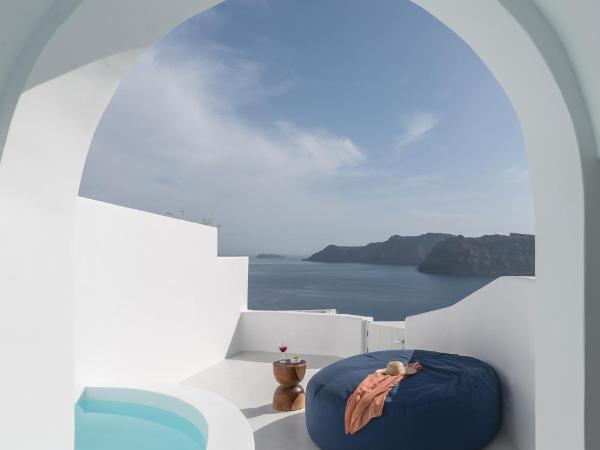 Aspaki by Art Maisons : photo 5 de la chambre suite troglodyte 2 chambres avec piscine privée - vue sur volcan