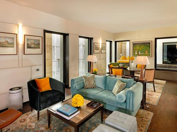 The Lodhi - A member of The Leading Hotels Of The World : photo 10 de la chambre lodhi suite with  happy hours at safari lounge 5 to 7 pm, buy 01 drink and get another drink complimentary (spirits), 1200 spa credit per booking