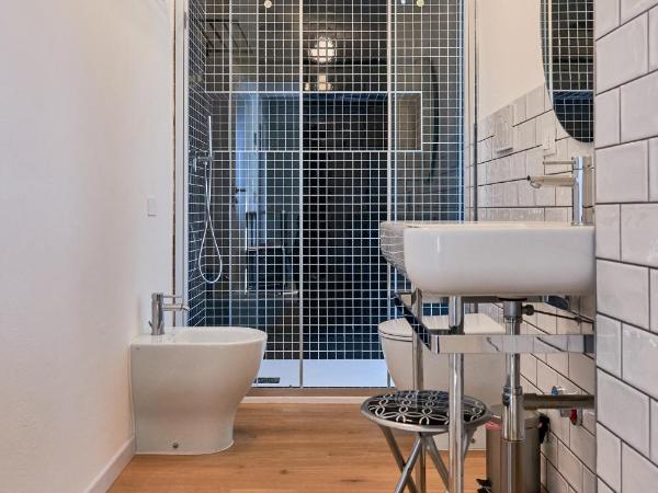 Hotel Concordia : photo 5 de la chambre chambre familiale - vue latérale sur mer