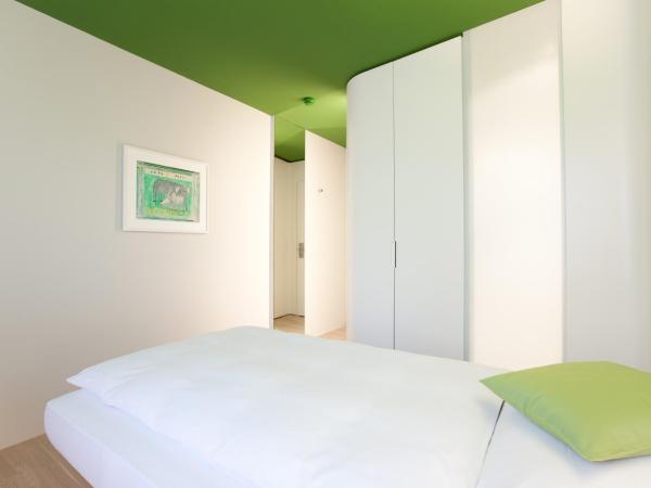 Hotel Dom : photo 4 de la chambre chambre individuelle - côté rue