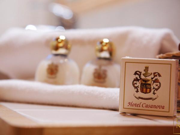 Hotel Casanova : photo 3 de la chambre chambre double avec salle de bains privative
