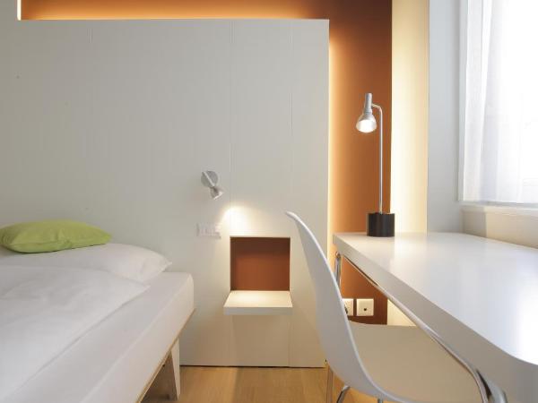 Hotel Dom : photo 2 de la chambre chambre individuelle - côté rue