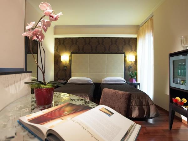 Hotel Touring : photo 4 de la chambre chambre double ou lits jumeaux or