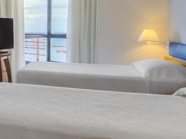 Iate Plaza Hotel : photo 2 de la chambre chambre lits jumeaux supérieure - vue sur mer