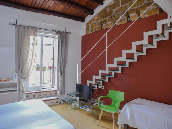 Rooms 19 B&B : photo 8 de la chambre chambre triple avec terrasse