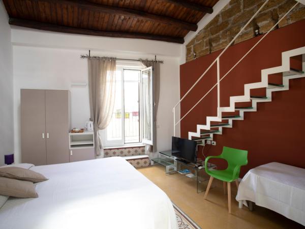 Rooms 19 B&B : photo 9 de la chambre chambre triple avec terrasse