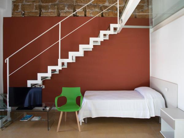 Rooms 19 B&B : photo 10 de la chambre chambre triple avec terrasse