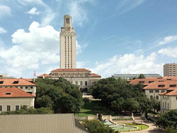 AT&T Hotel & Conference Center : photo 2 de la chambre chambre lit king-size - vue sur tour