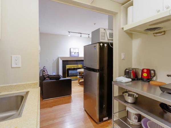 Convenient to Attractions & Close To Airport : photo 3 de la chambre suite 1 chambre